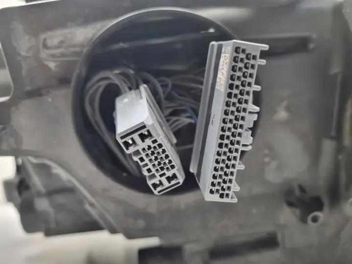 Volvo V60 II S60 III PRZEDNIA LAMPA LEWA LEWY PRZÓD full led 32347004