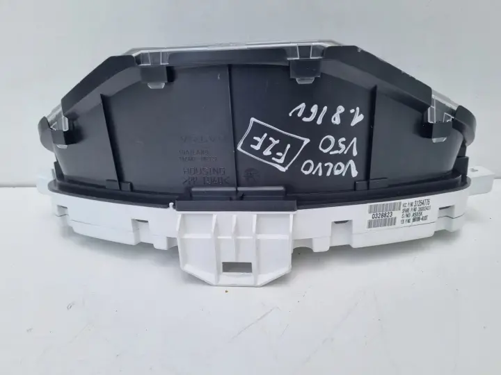 Volvo V50 1.8 16v LICZNIK ZEGARY europa 31254775