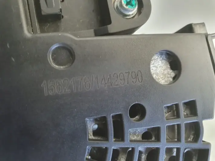 Volvo S60 II 2.0 D3 ALTERNATOR 14429790