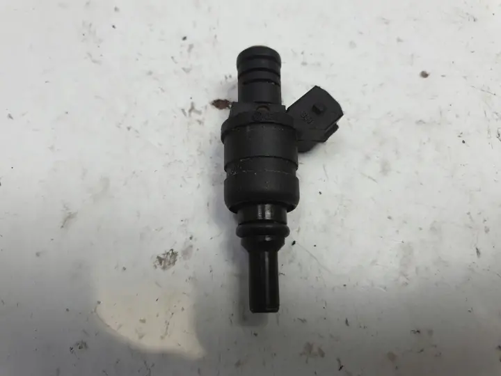 Audi A3 8L 1.8 20V WTRYSKIWACZ wtrysk 06A906031D