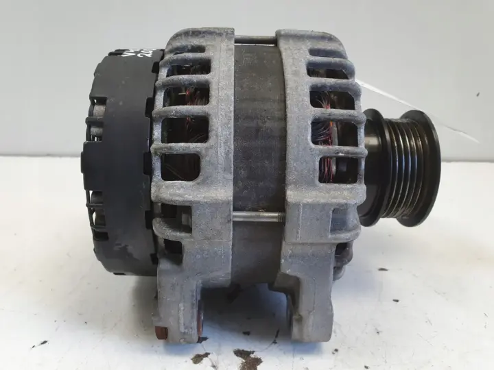 Volvo V40 II 2.0 D D2 ALTERNATOR 150A 31419101