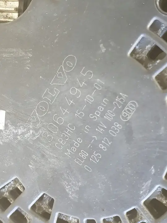 Volvo XC60 2.0 T TURBO ALTERNATOR 30644945