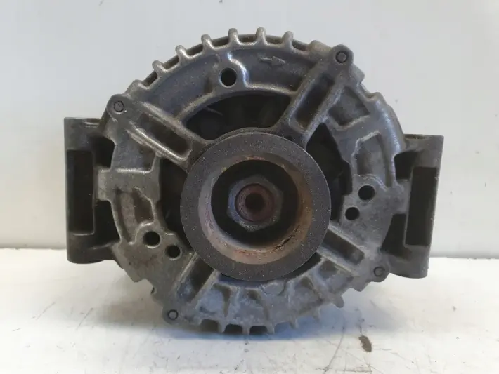 Mercedes SLK R171 3.0 V6 ALTERNATOR A0131545602 bosch