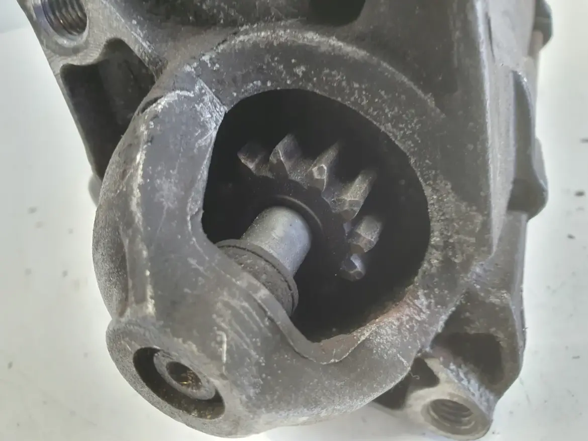 Renault Clio IV 1.5 DCi ROZRUSZNIK Bosch 233004868R
