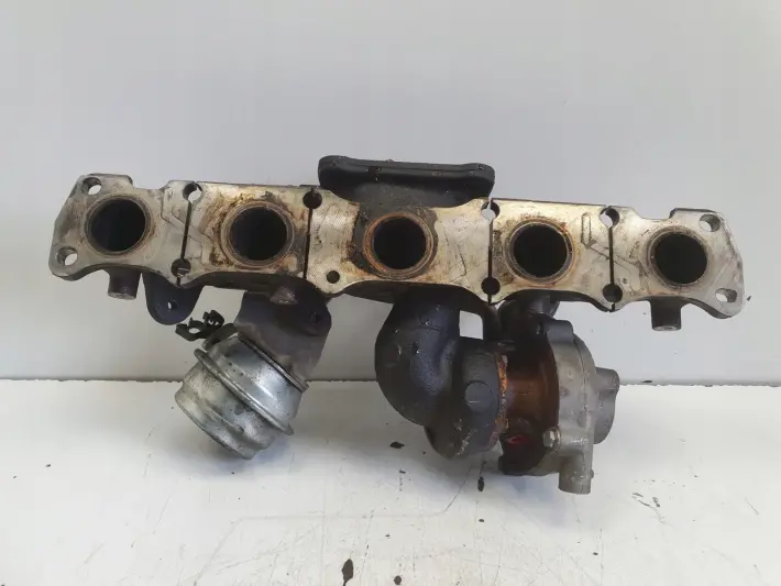 Volvo V60 2.4 D D4 TURBOSPRĘŻARKA turbo 36010146