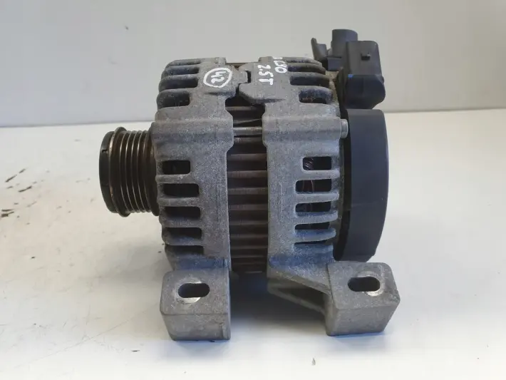 Volvo C30 2.4 D5 06-12r ALTERNATOR 0121615014