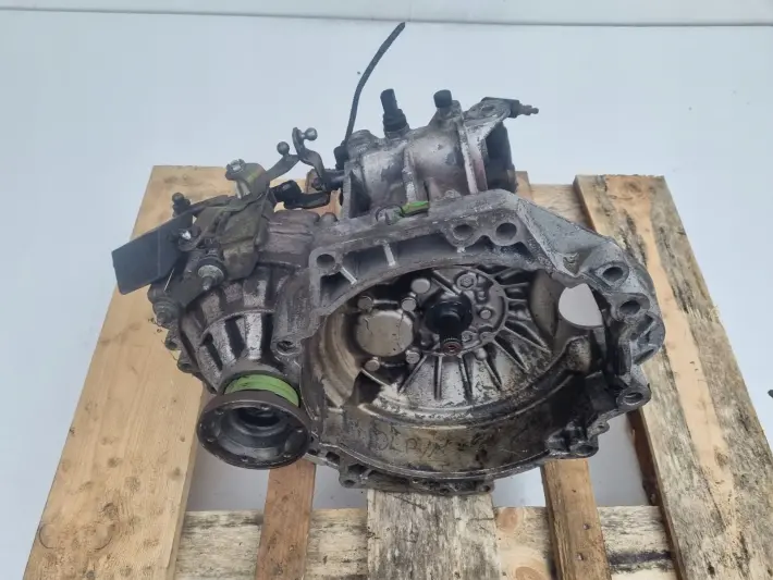 VW Bora 1.6 16V SKRZYNIA BIEGÓW DUW manualna MANUAL
