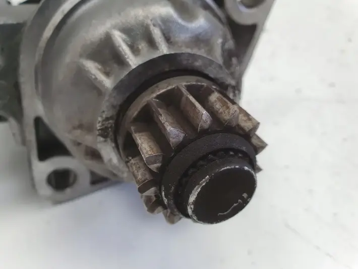 VW Passat B7 2.0 TDI ROZRUSZNIK bosch 02M911024C