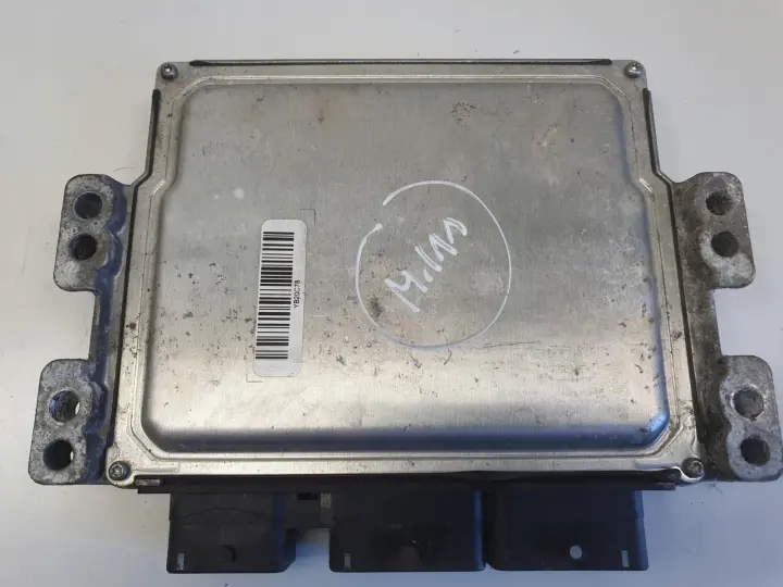 Renault Megane III 1.5 DCI KOMPUTER SILNIKA sterownik 237100121R 237100425R