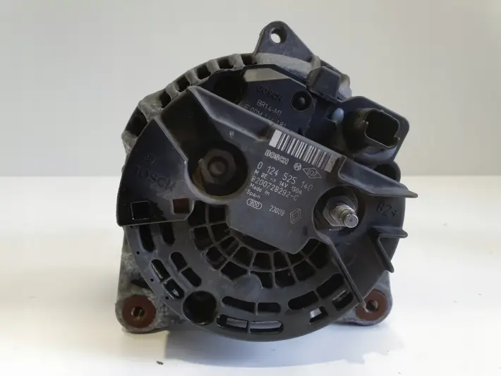 Nissan Qashqai 1.5 DCI ALTERNATOR bosch 0124525140 150A 8200728292-C