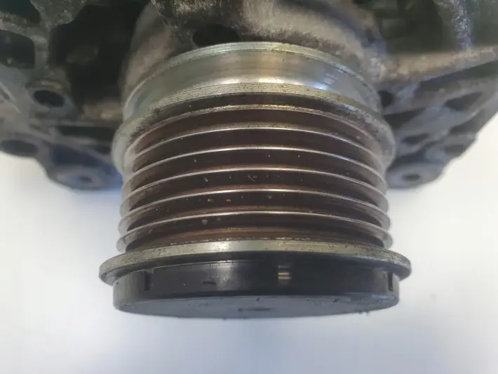 VW Golf V 2.0 SDI ALTERNATOR Bosch 06F903023D 110A