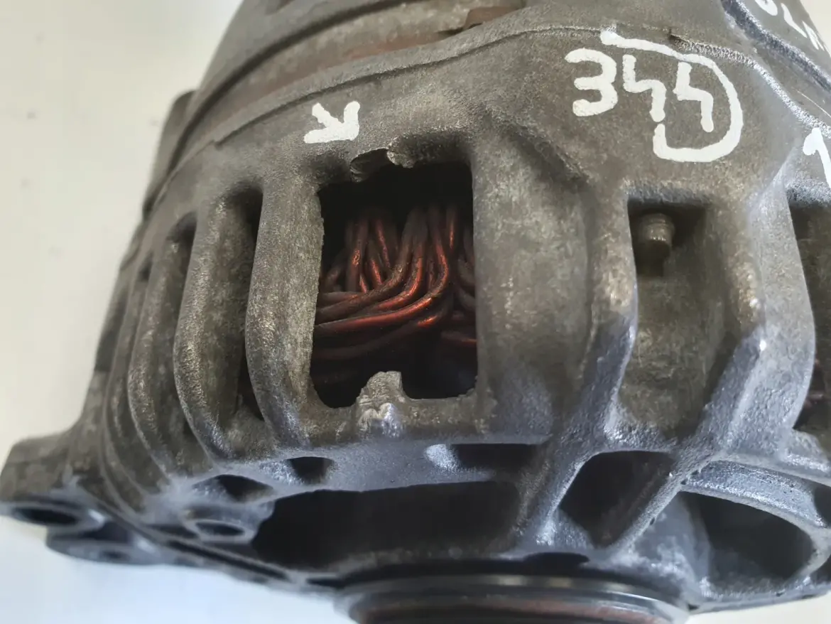 VW Golf V 1.4 FSI ALTERNATOR 03C903023D 110A bosch