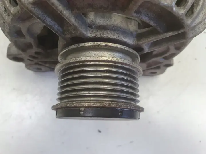 Audi A3 II 8P 1.9 TDI ALTERNATOR BOSCH