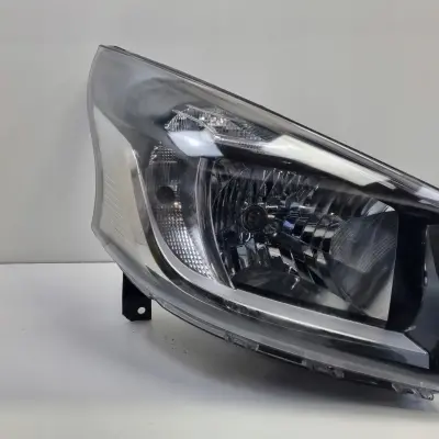 Renault Trafic III 14-19r PRZEDNIA LAMPA PRAWA PRAWY PRZÓD 260109424R