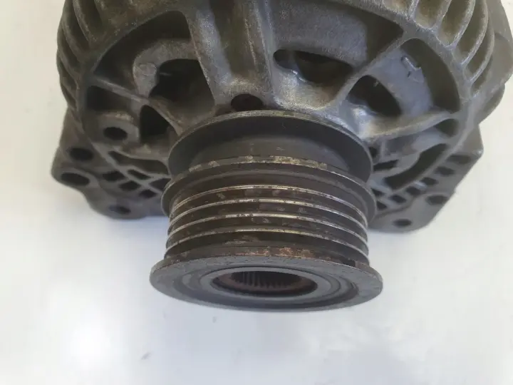 Skoda Felicia 1.9 D ALTERNATOR 70A 028903026B 0123310038