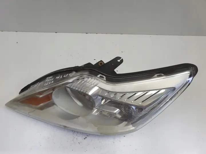 Ford Focus mk2 lift 07-11 PRZEDNIA LAMPA LEWA lewy przód anglik