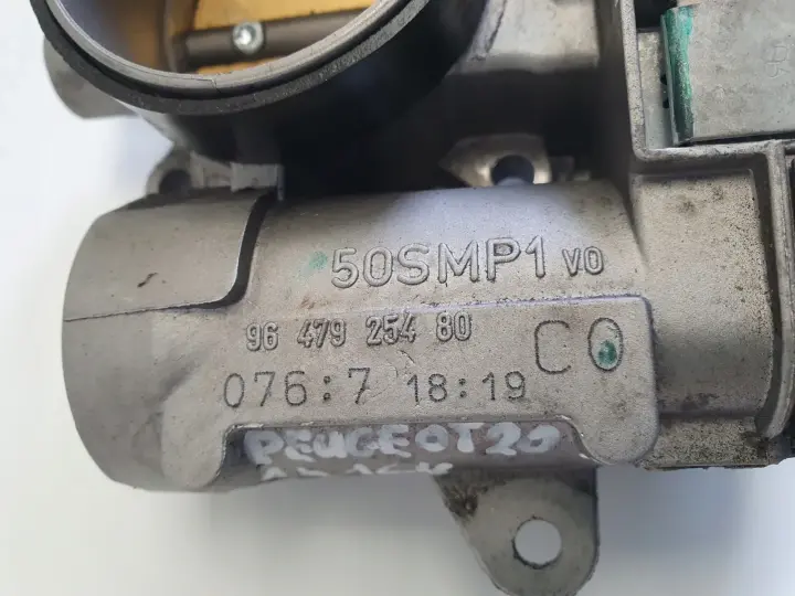 Peugeot 207 1.4 16V PRZEPUSTNICA 9647925480