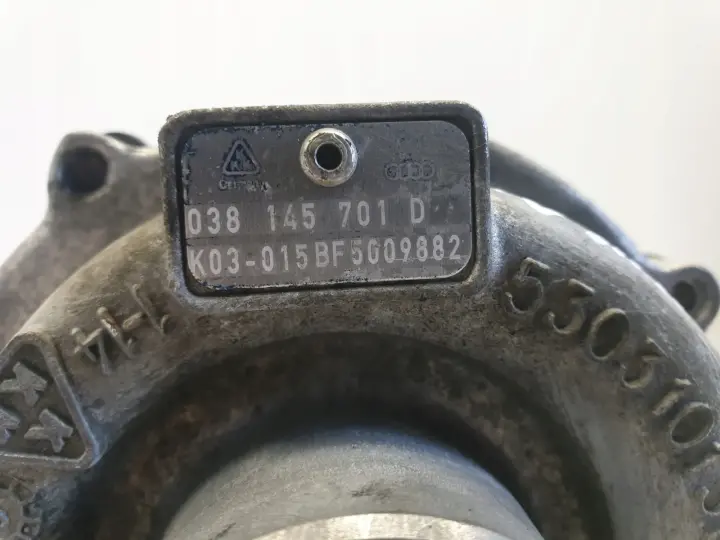 VW Bora 1.9 TDI TURBOSPRĘŻARKA turbo 038145701D