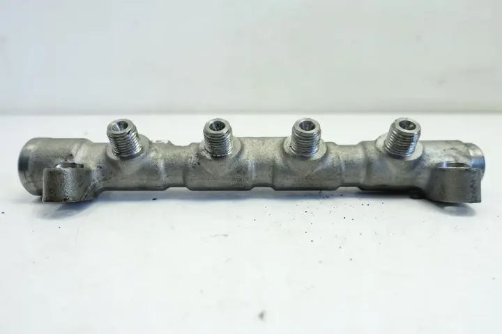 VW Golf VII 1.6 TDI LISTWA WTRYSKOWA 04L130089F