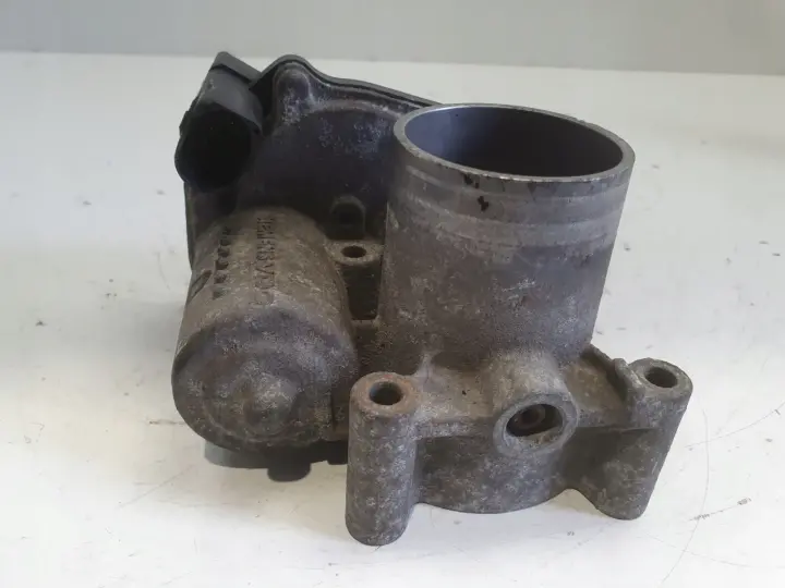 VW Fox 1.4 8V PRZEPUSTNICA 03C133062B