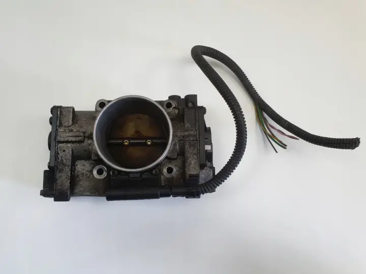 Volvo S60 V70 II 2.0 T turbo PRZEPUSTNICA 8644346 65CFM2