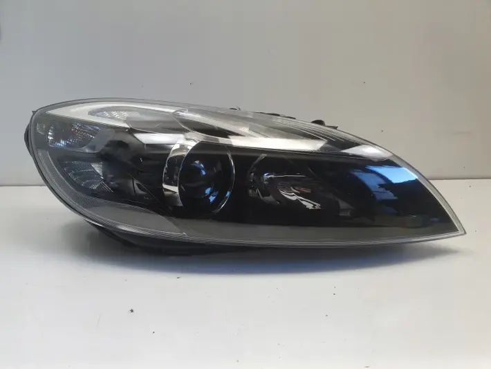 VOLVO V40 II 12-19r PRZEDNIA LAMPA PRAWA PRAWY PRZÓD europa xenen 31420008