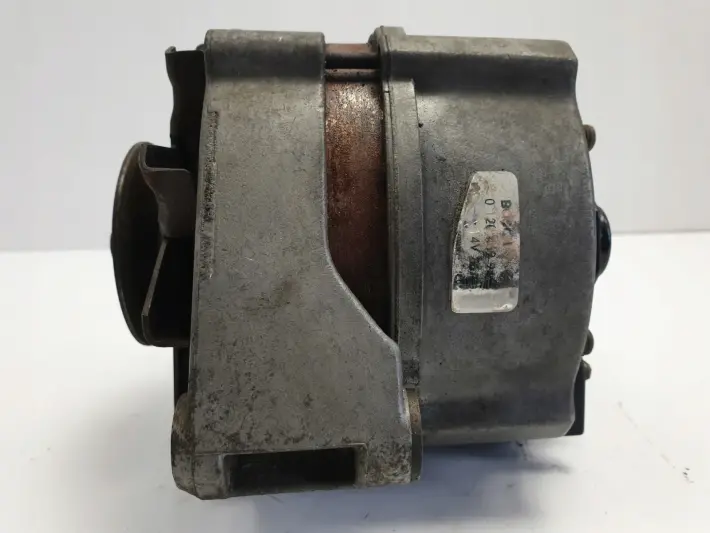 Mercedes W126 C126 Sec 5.5 V8 ALTERNATOR 012046994