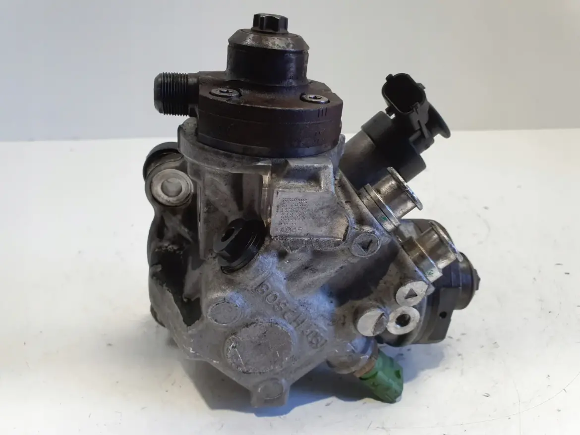 Volvo S60 II V60 2.0 D4 POMPA WTRYSKOWA paliwa 0445010681