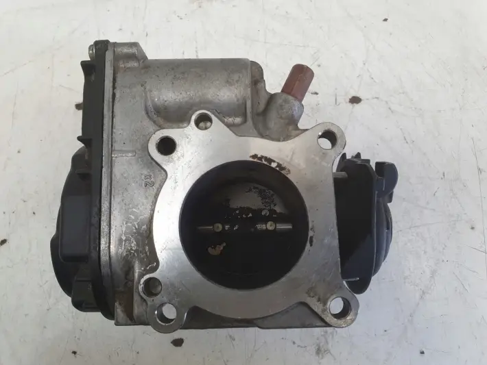VW Bora 1.4 16V PRZEPUSTNICA 030133064F