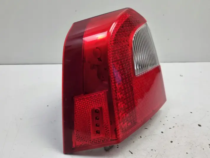 Volvo V70 III XC70 TYLNIA TYLNA LAMPA LEWA lewy tył LED 31395072
