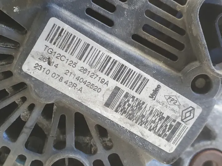 Renault Clio IV 0.9 TCe ALTERNATOR valeo 231007842R