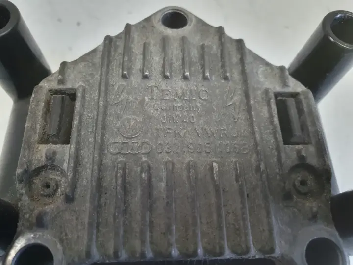 VW Golf IV 1.6 8V CEWKA ZAPŁONOWA 032905106B