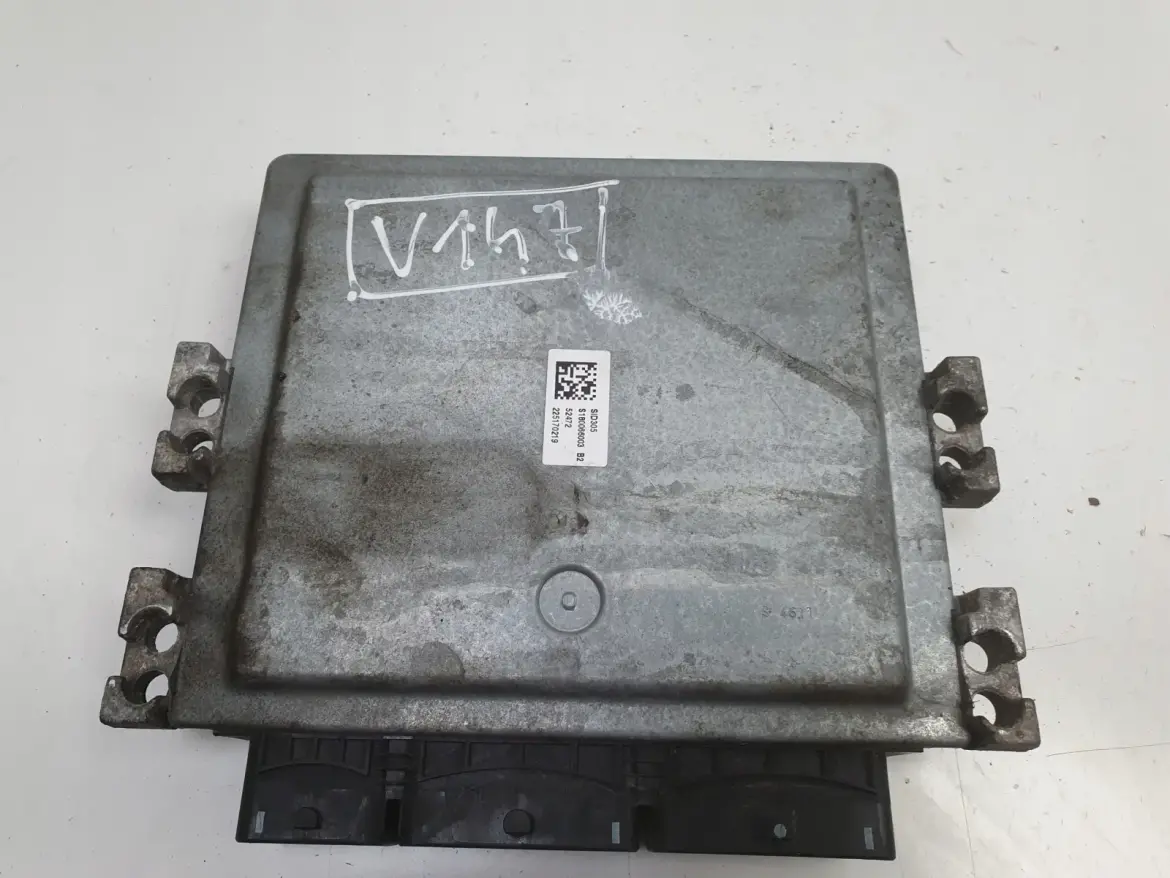 Renault Megane III 1.5 DCI STEROWNIK SILNIKA Komp 237101495R S180067144A