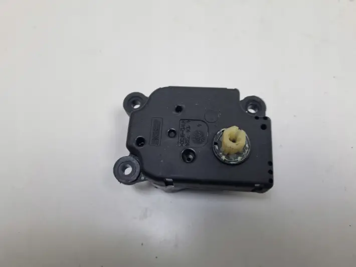 Volvo V60 I S60 II XC60 I LEWY SILNICZEK NAGRZEWNICY tył 41047324 41047324