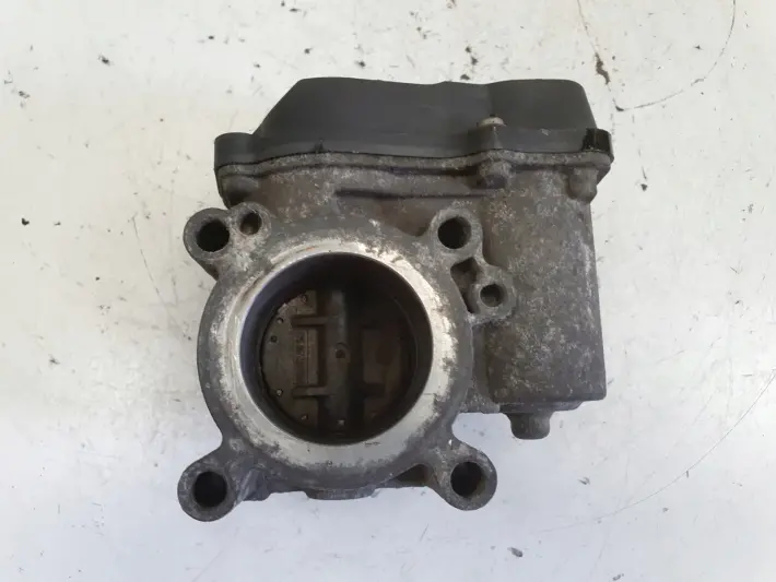 VW Fox 1.4 8V PRZEPUSTNICA 03C133062B