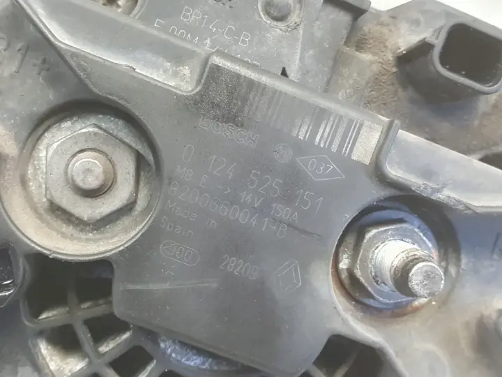 Renault Megane III 1.9 dCi ALTERNATOR 0124525151 150A bosch 8200660041
