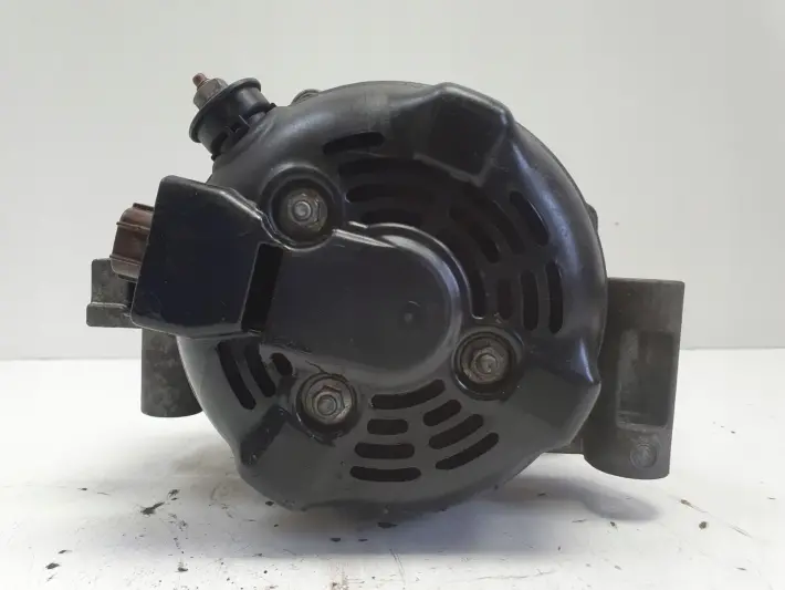 Toyota Avensis T25 2.0 D4D ALTERNATOR denso 104210-4521
