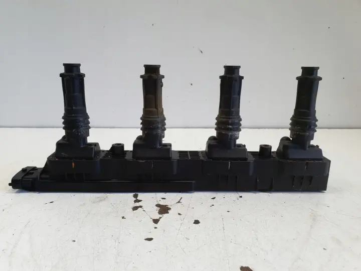 Opel Astra IV J 1.4 16V CEWKA ZAPŁONOWA 0221503472