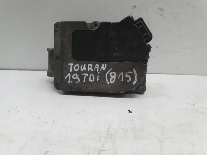 VW Golf V 1.9 TDI PRZEPUSTNICA 03G128063J