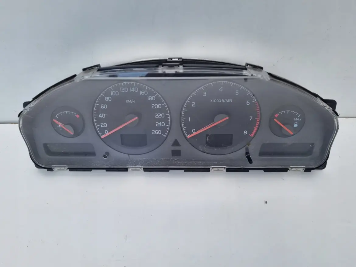 Volvo S60 I V70 II 2.4 LICZNIK ZEGARY 9499668 Europa benzyna