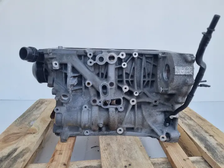 BLOK SILNIKA BMW E90 E91 E92 E87 E60 E83 2.0 D DIESEL 781113802 N47D20C