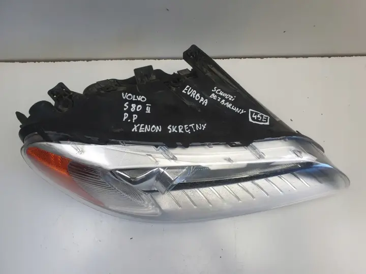 Volvo S80 II V70 III 06-16r PRZEDNIA LAMPA PRAWA PRAWY PRZÓD skręt 31353533