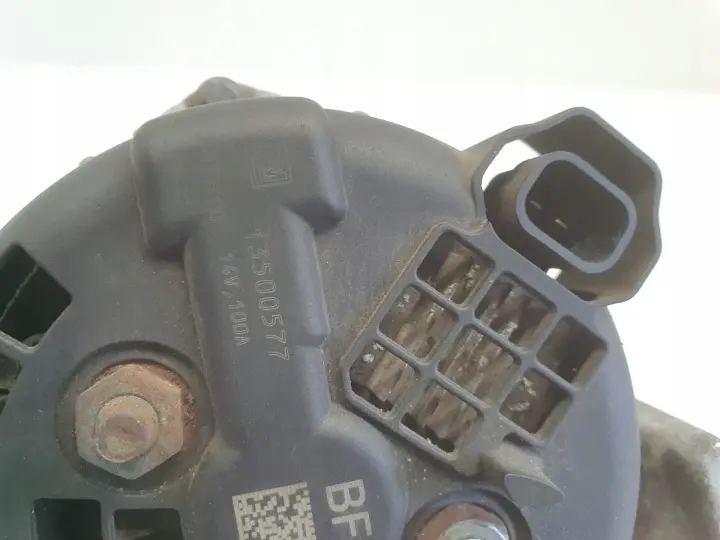 Opel Zafira B 1.8 16V ALTERNATOR 13500577