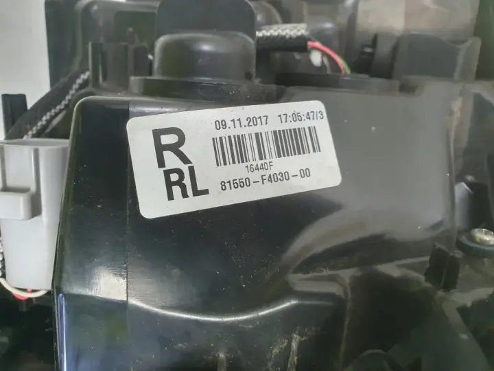 Toyota CHR C-HR TYLNIA TYLNA LAMPA PRAWA prawy tył pasażera 81550-F4030-00