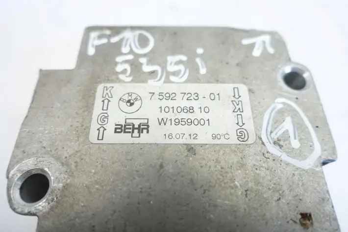 BMW F10 535 3.0 i TERMOSTAT OLEJU 7592723 oryginał