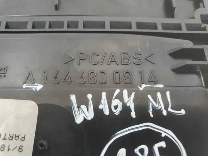 Mercedes ML W164 SCHOWEK TUNELU ŚRODKOWEGO Roletka żaluzja A1646800814