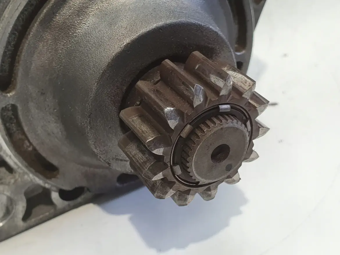 VW Passat B7 2.0 TDI ROZRUSZNIK valeo 02E911023Q
