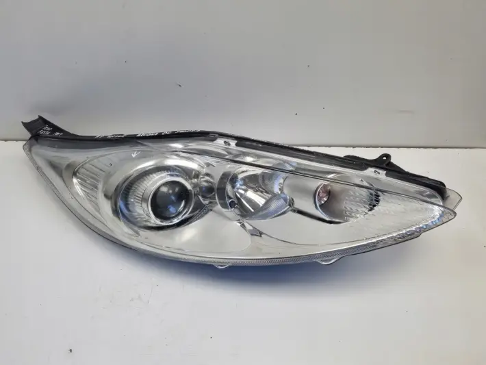 Ford Fiesta MK7 08-17r PRZEDNIA LAMPA PRAWA PRAWY PRZÓD