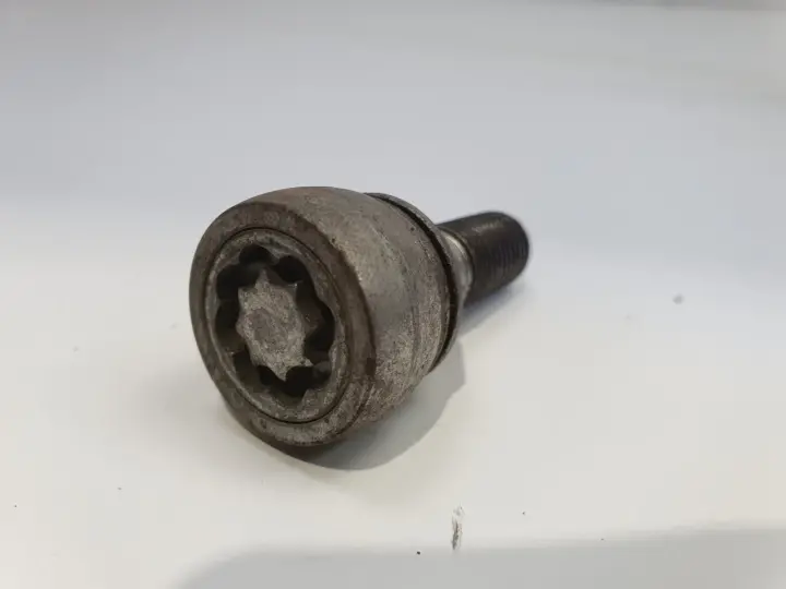 Renault Nissan ZŁODZIEJKI DO KÓŁ Felg Zestaw 4 śrub szpilek 7711239110