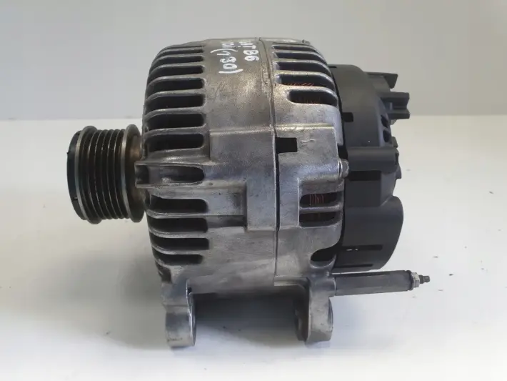 VW Passat B6 2.0 TDI ALTERNATOR 021903026L 180A valeo